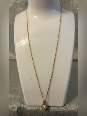 Danbury Mint Gold Tone Pendant Necklace - Elegant Women's Jewelry